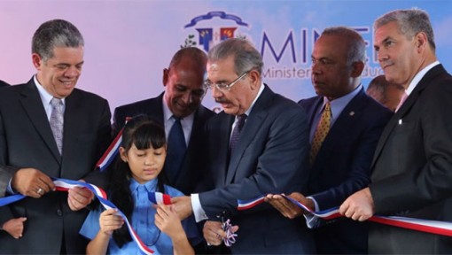 Portada-Revolución-educativa-llega-a-Monseñor-Nouel-con-cinco-nuevas-escuelas-(3)