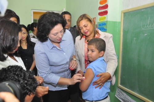 Inician jornada de vacunación en los centros educativos de Santiago 1 vacunacion