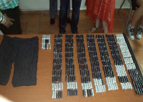DNCD decomisa 400 bolsitas presumiblemente de cocaína o heroínaa una ciudadana española en Punta Cana
